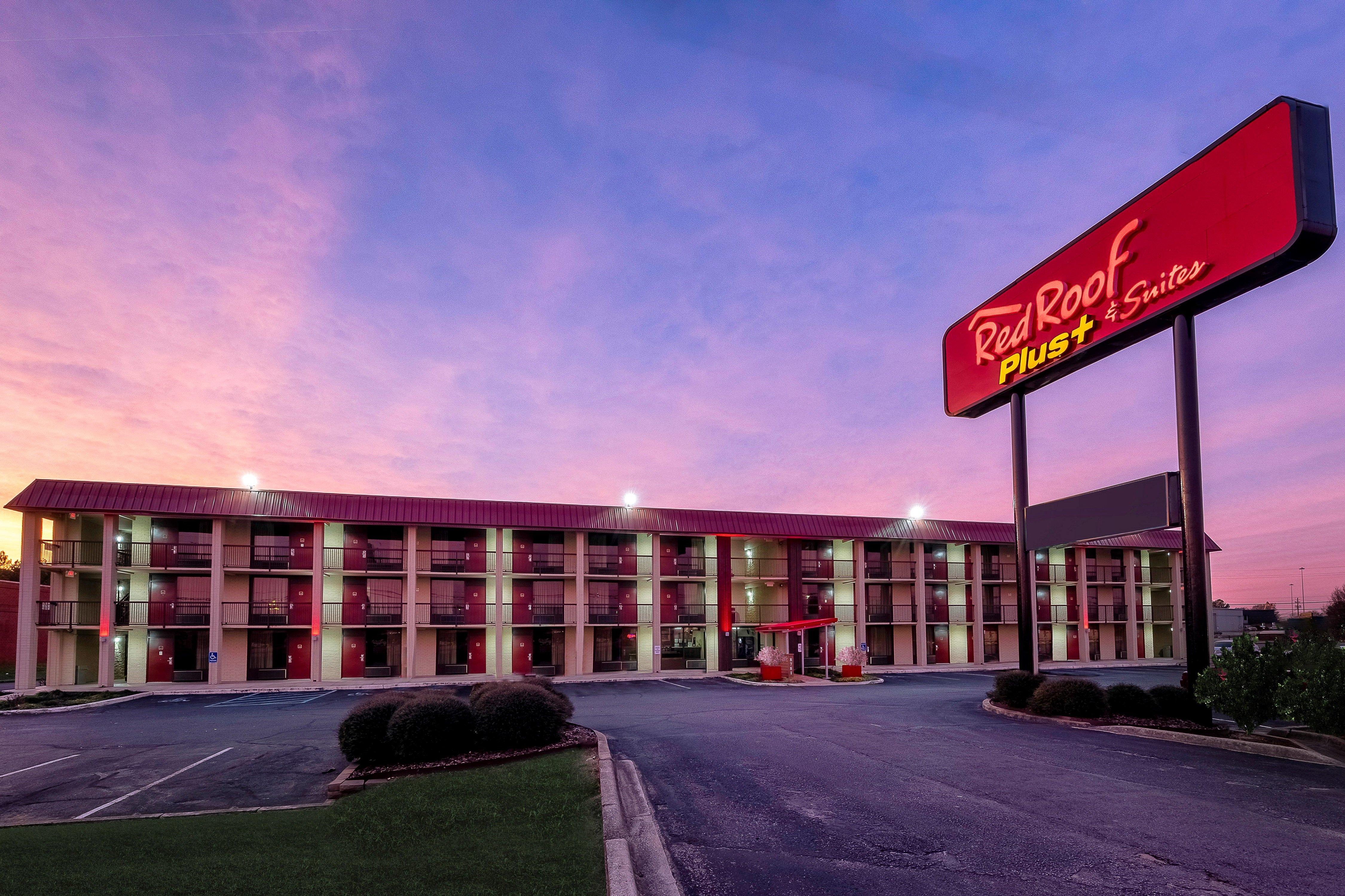 Red Roof Inn Plus+ Huntsville - Мадисън Екстериор снимка